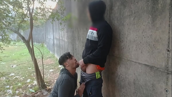 Os Machos Me Fizeram De Deposito De Porra Nas Trilhas thumbnail