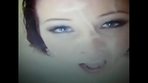 Play MP4 - Gianna Michaels takes a big load from a fan