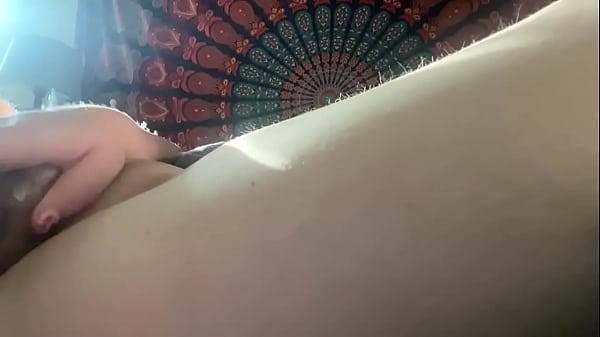 Teen uses toys to masturbate 