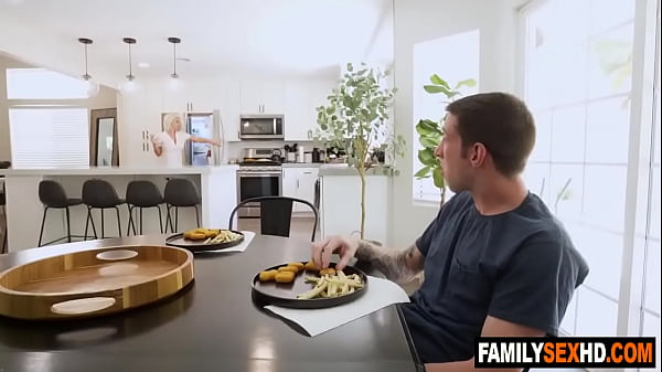 Play MP4 - Hot stepmom takes care of stepson's dick when is stepdad working