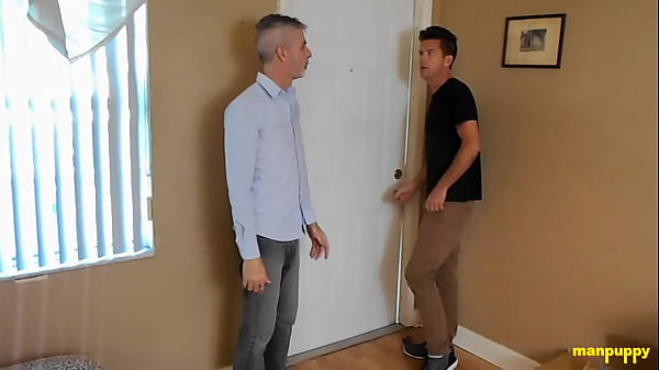 Play MP4 - Jeff Drizzle and Richard Lennox Argues Through Ear Pulling