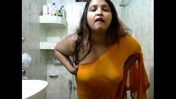 Play MP4 - My FB GF Showing assets through Saree