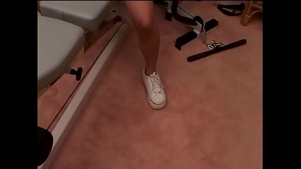 Nonton Honny Bunny Sucks Coach's Cock Instead Of Training Her Great Body thumbnail