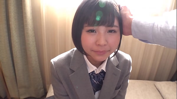 個人撮影 口リ系童顔美女 華奢なのにgカップ Pt2　以前公開した口リっ子jkを初めてハメ撮りした時の動画 の華奢なボディだけど、脱がせたらやばかった 素人 制服 ハメ撮り 顔射 巨乳 ショートヘアー 清楚 女子校生 thumbnail