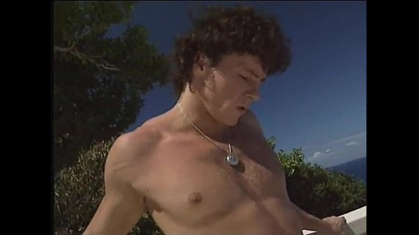 Play MP4 - Erika Bella at the pool