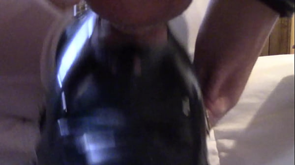 Play MP4 - Laura XXX tied and used