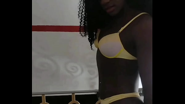 Fernanda Chocolatte Em Uma Dan&ccedil;a Sensual E Gozando Na Beira De Uma Hidro thumbnail