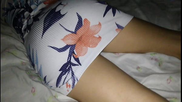 Novinha amador apresenta ela queria ir deita puxei ela pra transar gozei na portinha buceta linda