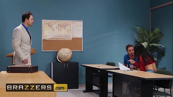 b. Got Boobs - (Violet Myers,Lucas Frost) - Violets Backpack Hack - Brazzers