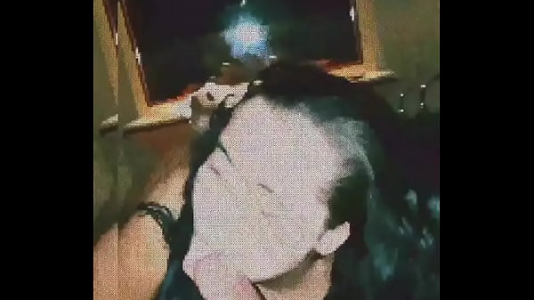 Líacogiendo y chupando