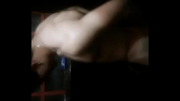 Homem Gostoso Tomando Banho