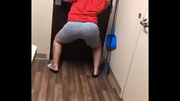 Nonton Booty Shaking thumbnail