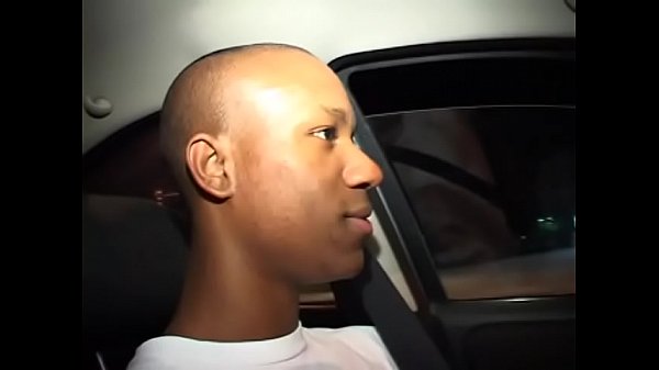 Play MP4 - Black dude picks big booty ebony girl with wide hips on the street