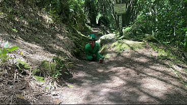 Nonton Peque&ntilde;o Duende Se Folla A Culona Latina Perdida A Cambio De Ayudarla A Salir De Su Bosque M&aacute;gico thumbnail