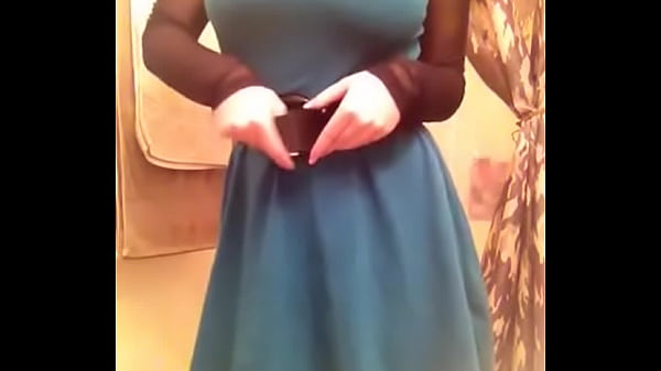 Princesa enseña su vestido