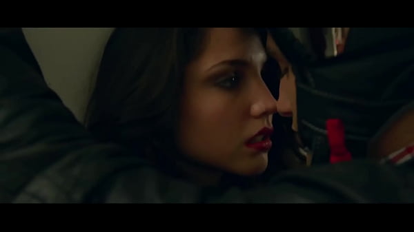 Delivery boy met hot sexy_girl