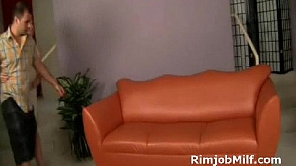 Phat booty blonde MILF gives y. guy rimjob then throatfucks his cock 