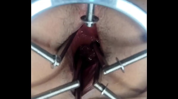 Play MP4 - Te ense&ntilde;o mi agujero con un especul&oacute; anal bdsm