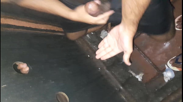 Dois Putos Fazendo A Festa Mamando Rolas No Glory Holle Do Cinema Porn&ocirc;. thumbnail