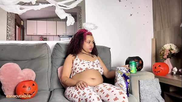 Chubby Ebony Halloween Movie Night With Farts and Burps 