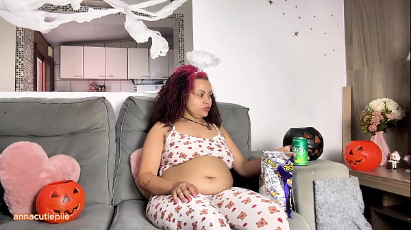 Chubby ebony halloween movie night with farts and burps 