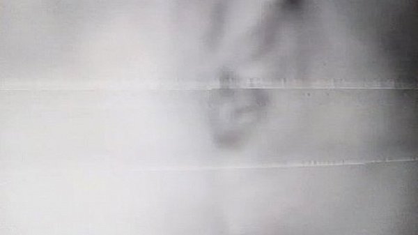 Jessica gillson plays wit pussy with anal beads in her ass 