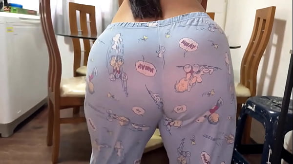 Linpiando_la casa_si nada_de ropa