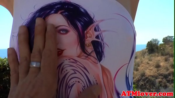 Roundass babe with playing with dildo 