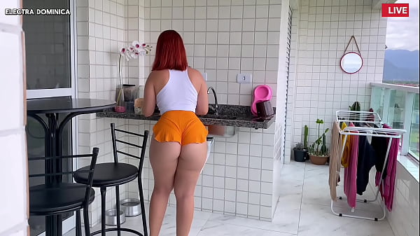 Contratei essa empregada e acabei metendo nessa bunda gigante 
