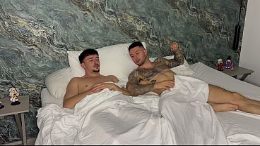 Nonton My Stepsister Wants To Prove She Can Fit Two Cocks In Her Pussy, Threesome With Dpv - Mells Blanco thumbnail