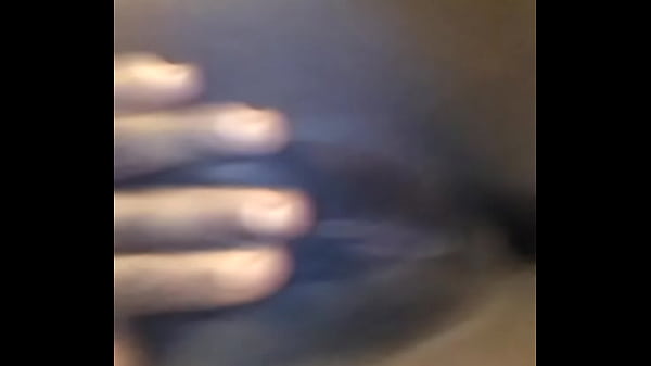 Daisy bitch plays_with herself