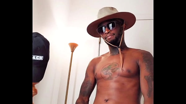 Nonton Raven Haired White Girl Rides Bbc Rodeo Style thumbnail