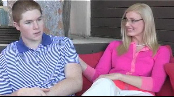 Darryl Hanah_teaches_a guy how to satisfy his girlfriend