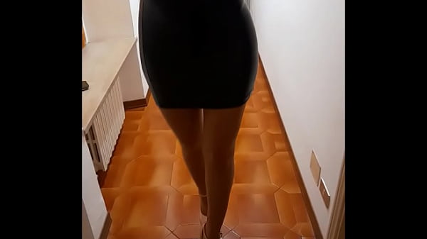 Milf with extreme high heels and pantyhose walking 