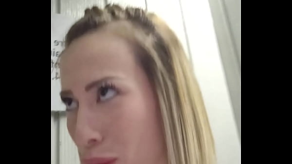 Hello la Team ! Je pars en Week-end super chaud &agrave; Cannes ! Exhib dans les rues ... 