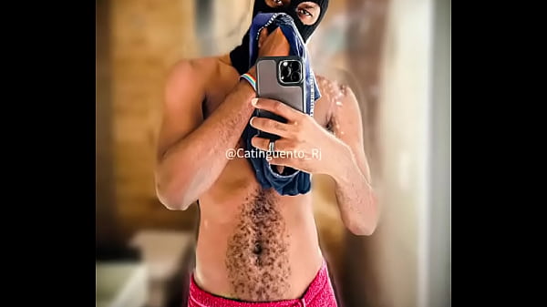 Eu cheirando a minha cueca suada e esporrada em 3d pra voc&ecirc;s #cueca #fetiche #pig