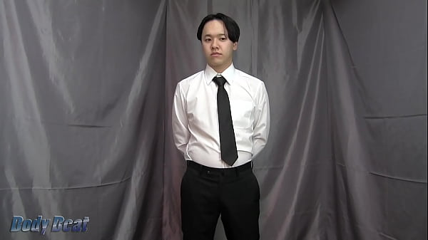 今回のモデルはセンター分けの韓国系を意識した社会人2年目のリーマン。 笑顔が可愛らしい彼ですが、ズボンの中の雄のシンボルをモッコリさせエッチな事を考える変態リーマンです。 thumbnail