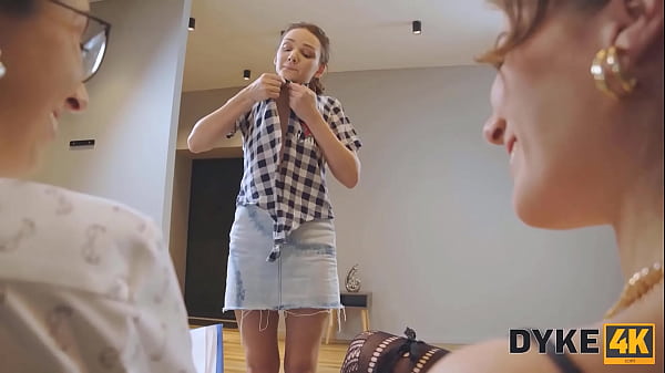 Play MP4 - DYKE4K&period; Fun at Work