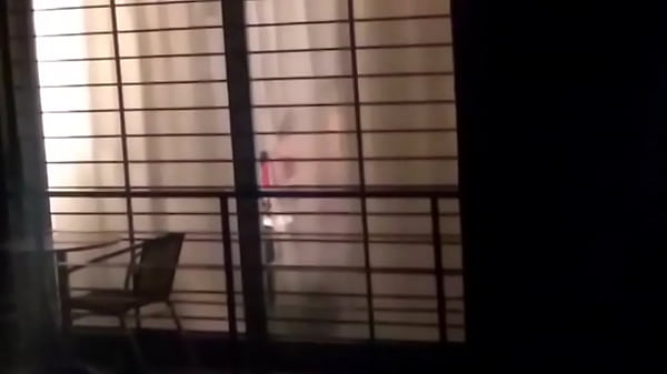 Play MP4 - Otra vez la puta de m&iacute; vecina