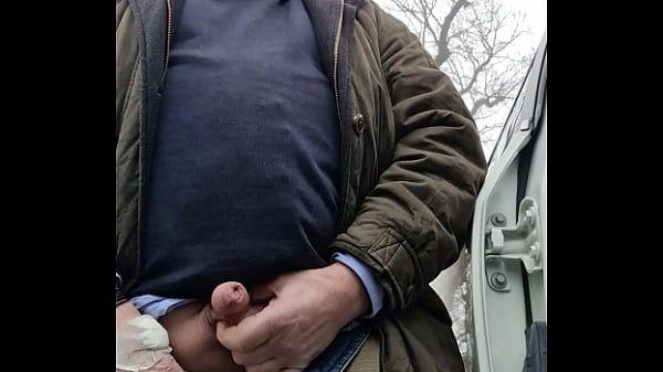 Play MP4 - Chris outdoor strip