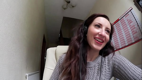 Brat Queen Dislikes You And Doesnt Look thumbnail