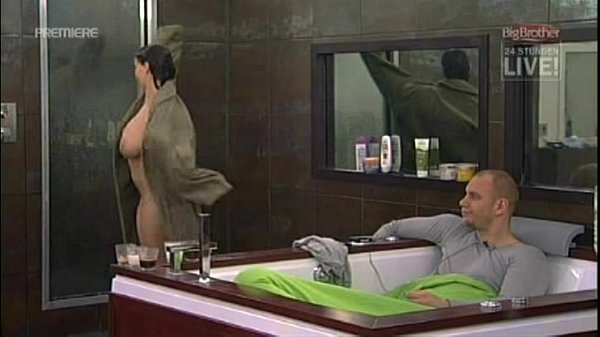 Bettie Ballhaus shower 10 03_2009