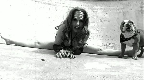 Sexy milf savana styles dance is getting horny