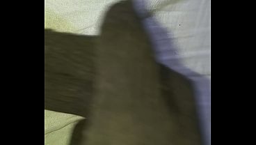 Metendo gostoso no meu cuzinho 