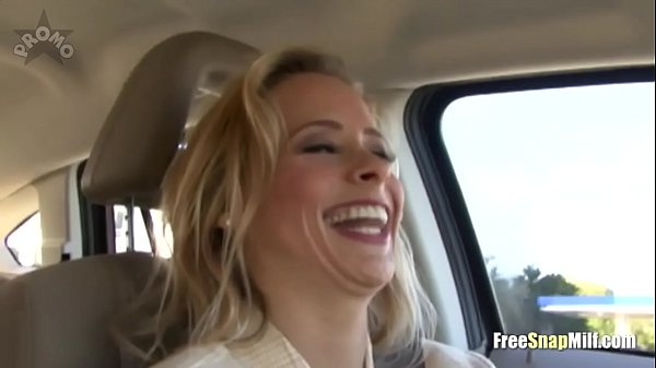 Blonde MILF stops_to help