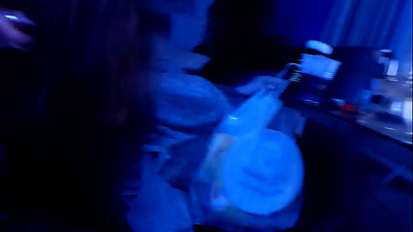 Nonton Head In Chat thumbnail