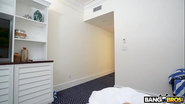 Kira&rsquo;s Sexy Vacation Day 2 thumbnail