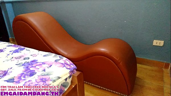 Play MP4 - Giả Vờ Thu&ecirc; Bốc V&aacute;c Chuyển &Dstrok;ồ v&agrave;o Kh&aacute;ch Sạn Ghế T&igrave;nh Y&ecirc;u Rồi B&uacute; Cu Cho &Dstrok;ỡ Th&egrave;m