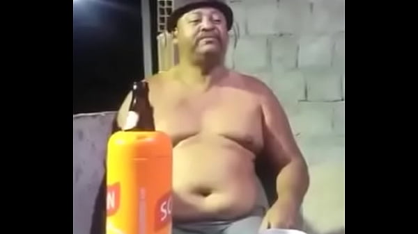 novinha gostosa enfiando_tudo na_bucetinha