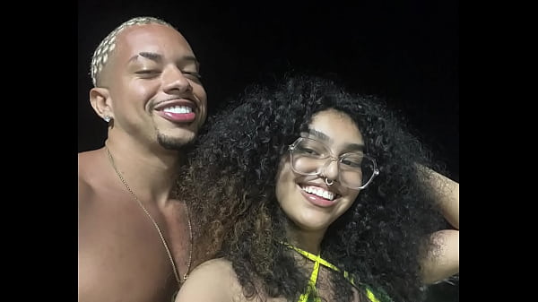 Casal famosinho perde o telefone e v&iacute;deos &iacute;ntimos caem na net 